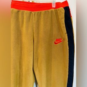 Nike Plush Joggers Women’s XL